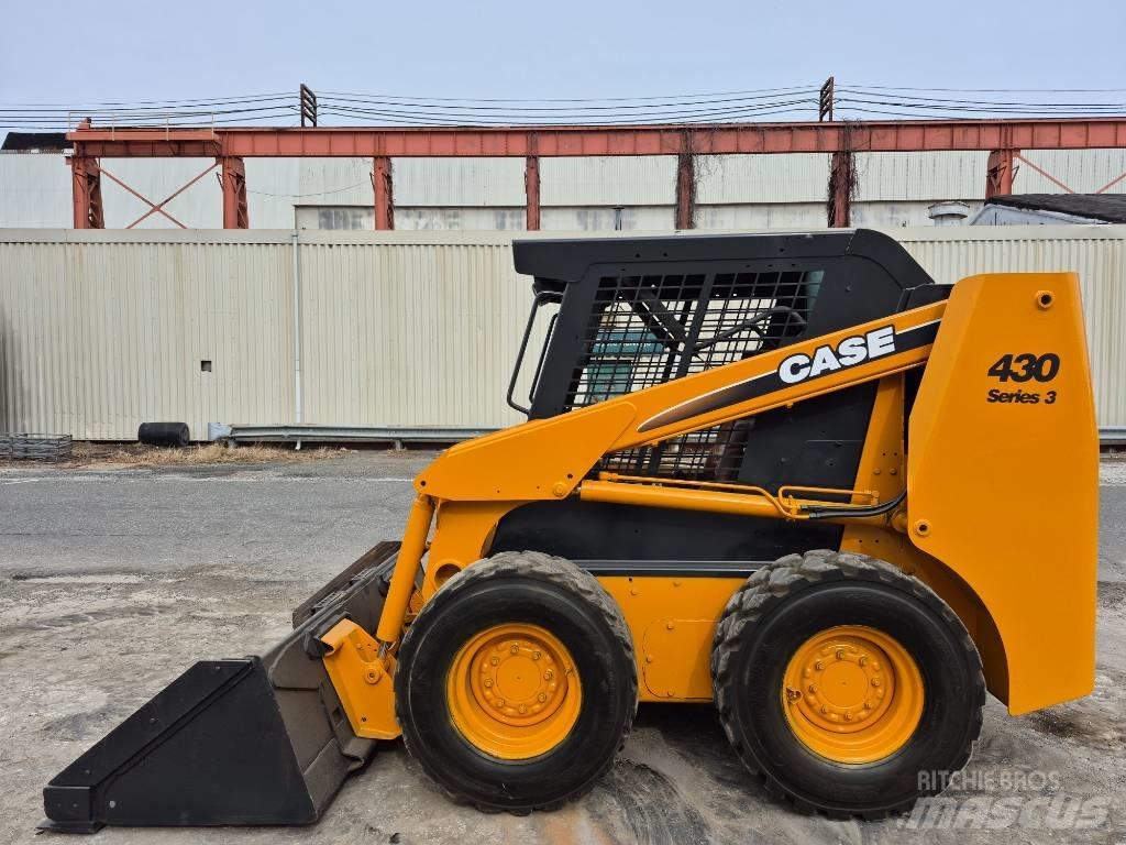CASE 430 Mini Pale Gommate