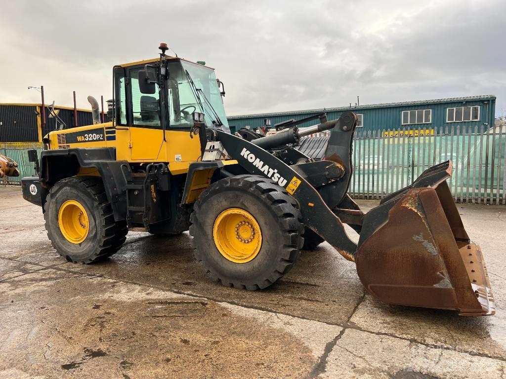 Komatsu WA320PZ-6 Pale gommate