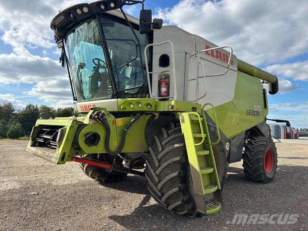 CLAAS Lexion 670 Mietitrebbiatrici