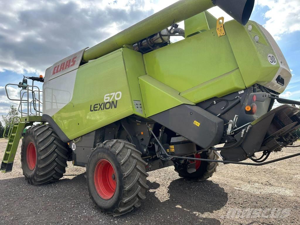 CLAAS Lexion 670 Mietitrebbiatrici