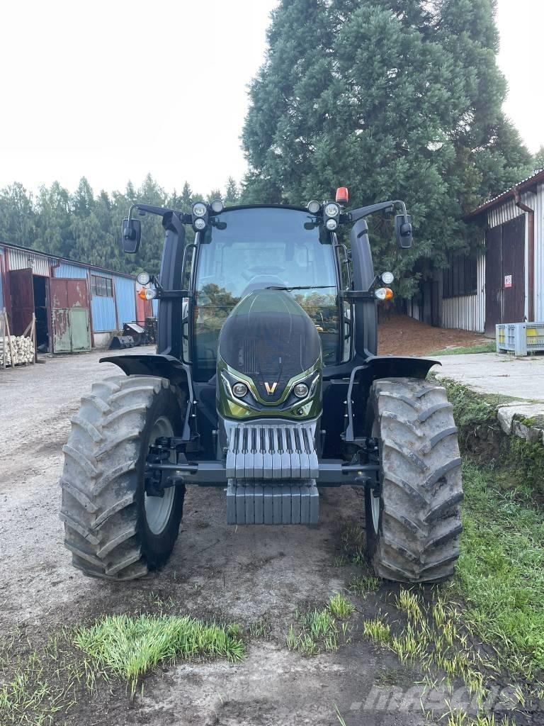 Valtra G 135 Trattori