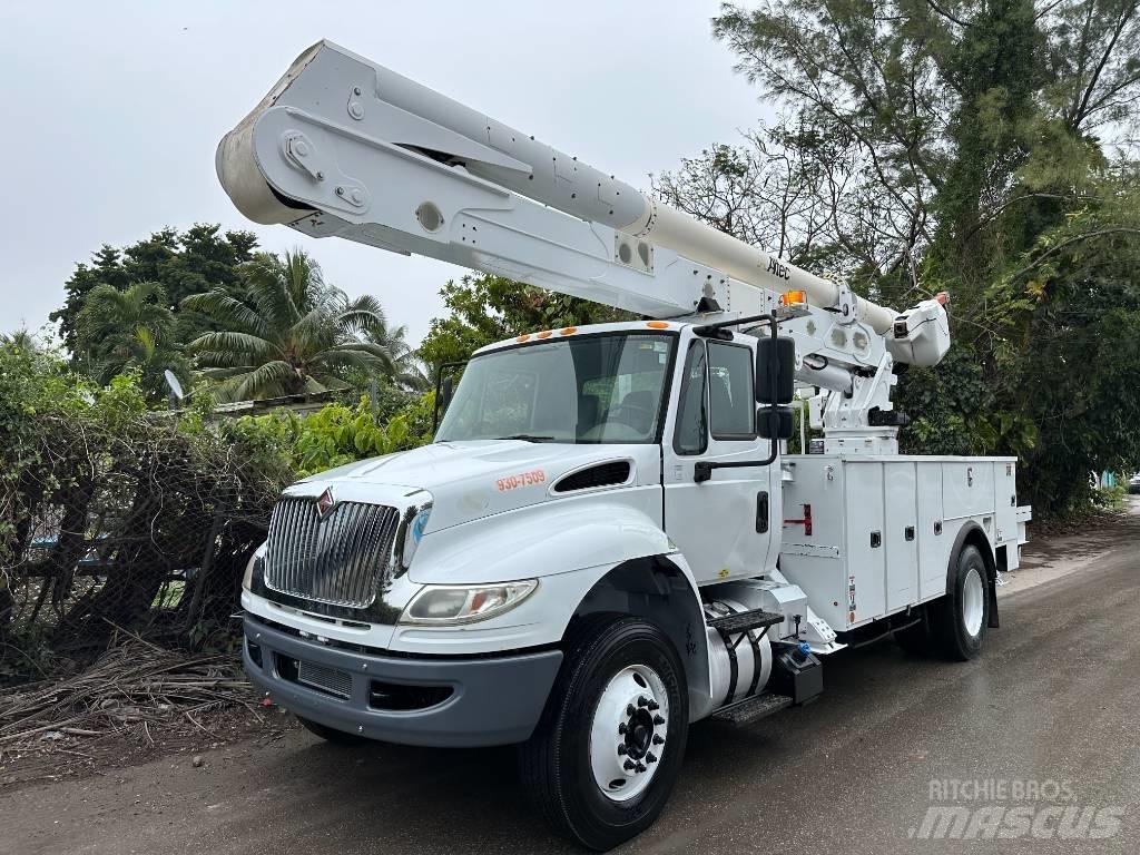 International 4300 Piattaforme autocarrate