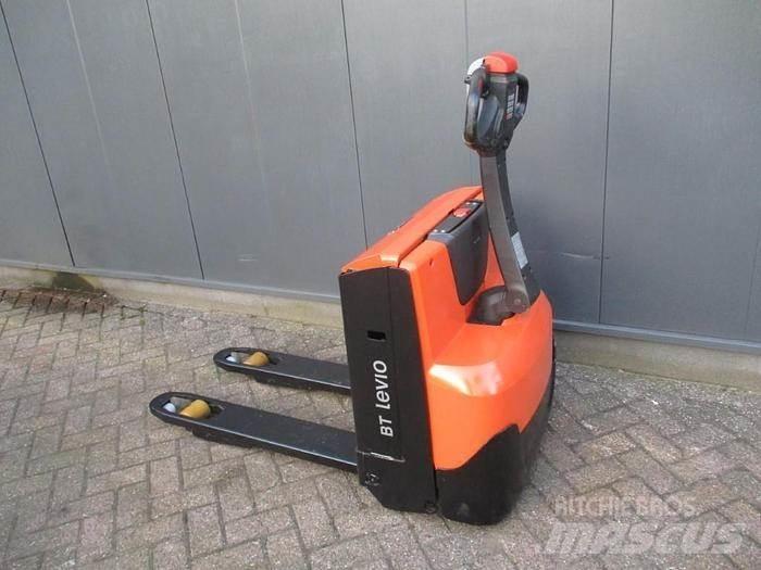 Toyota LWE 140 Transpallet manuale