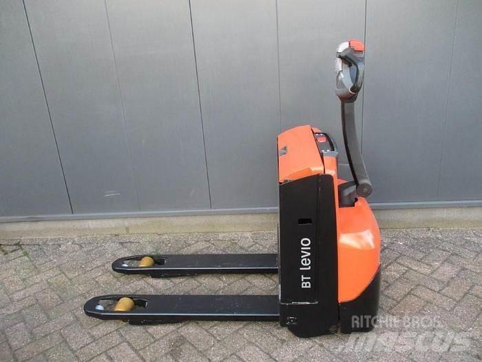 Toyota LWE 140 Transpallet manuale