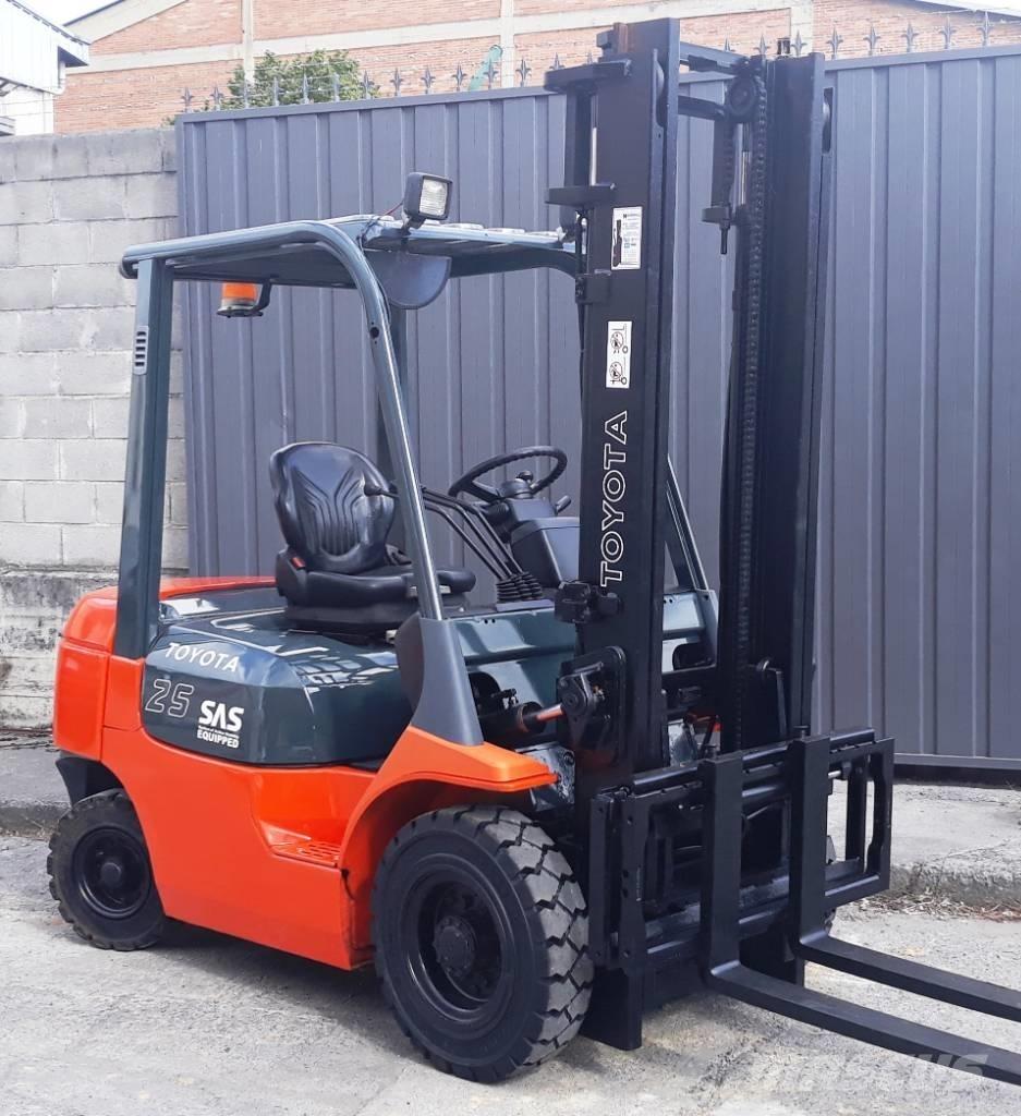 Toyota 02 7 FDF 25 Carrelli elevatori diesel