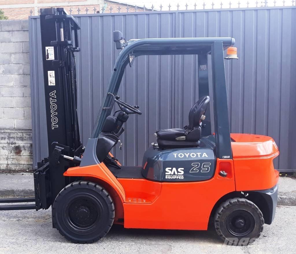 Toyota 02 7 FDF 25 Carrelli elevatori diesel