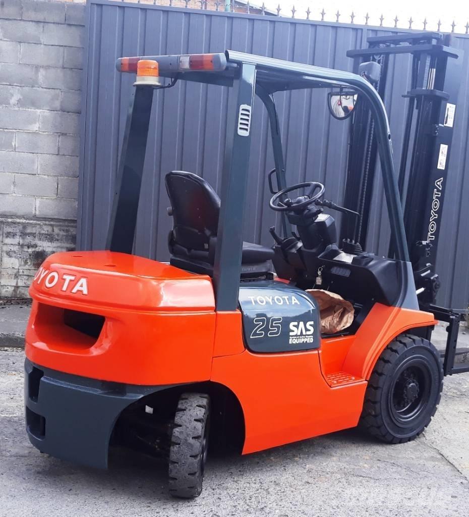 Toyota 02 7 FDF 25 Carrelli elevatori diesel