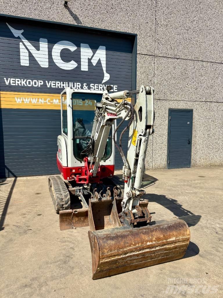 Takeuchi TB 225 Miniescavatori