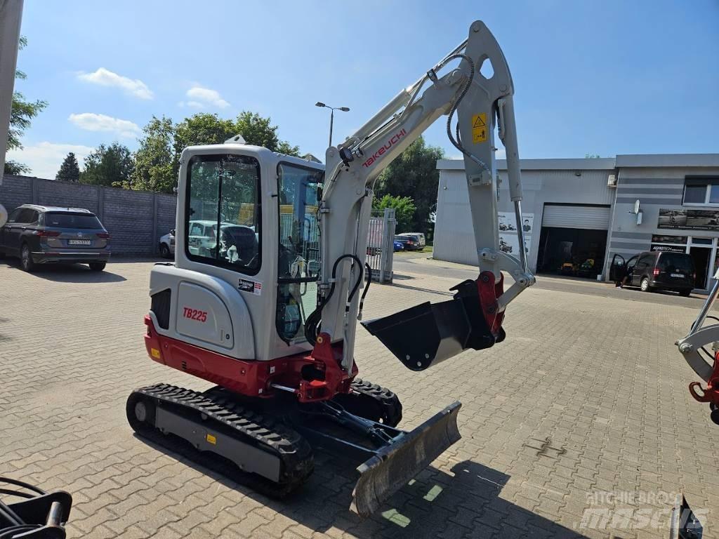 Takeuchi TB225 V0 Miniescavatori