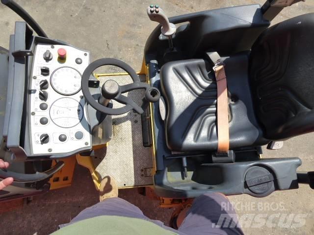 Bomag BW 100 AD M-5 Rulli a doppio tamburo