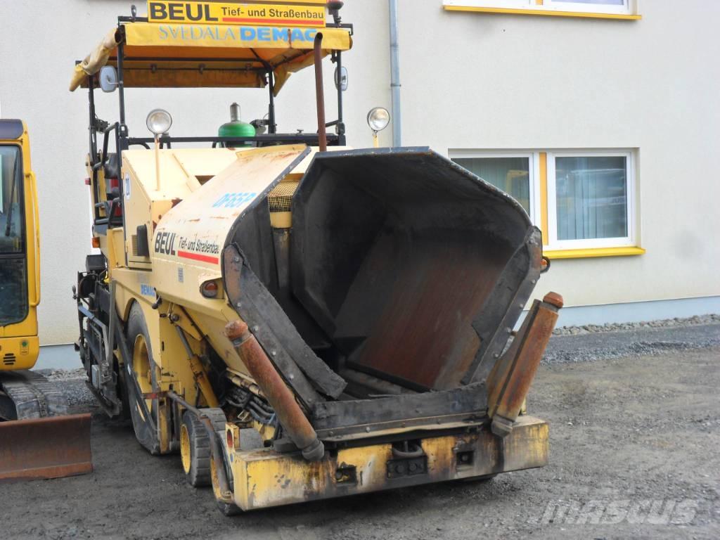 Demag DF 65 P Finitrici