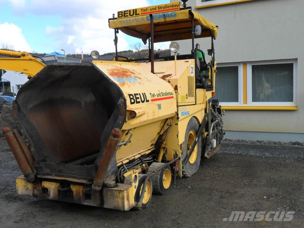 Demag DF 65 P Finitrici