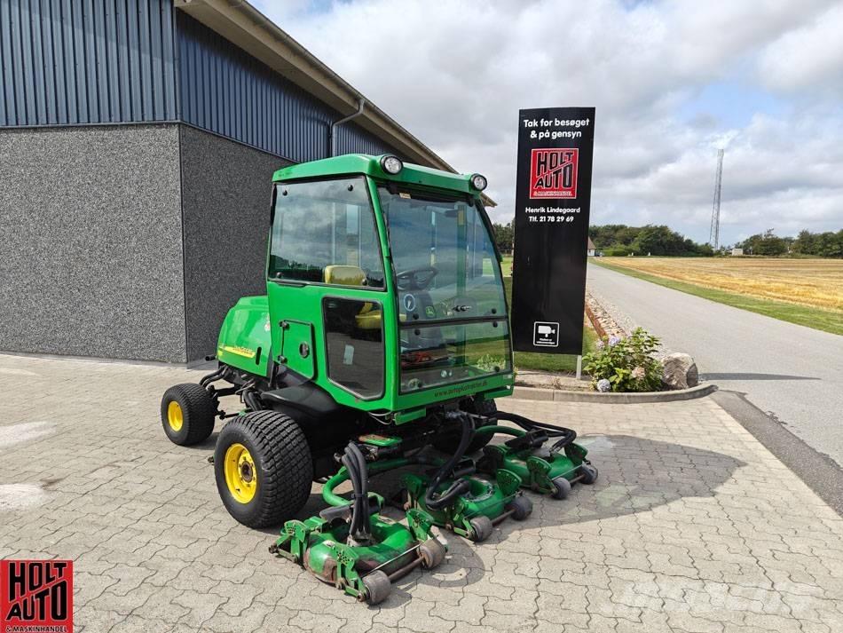 John Deere 3245 C Tosaerba per il fairway