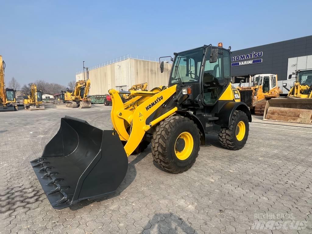 Komatsu WA 100 M-5 Pale gommate