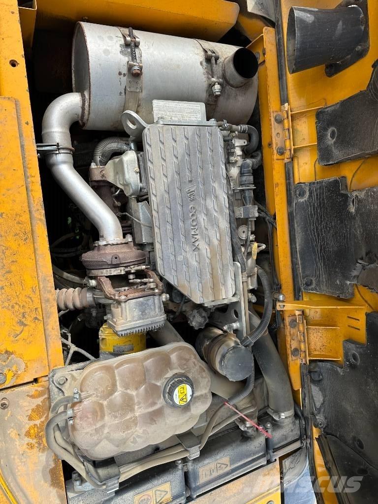 JCB JS 130 LC Escavatori cingolati