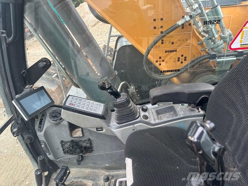 Liebherr R 922 Escavatori cingolati