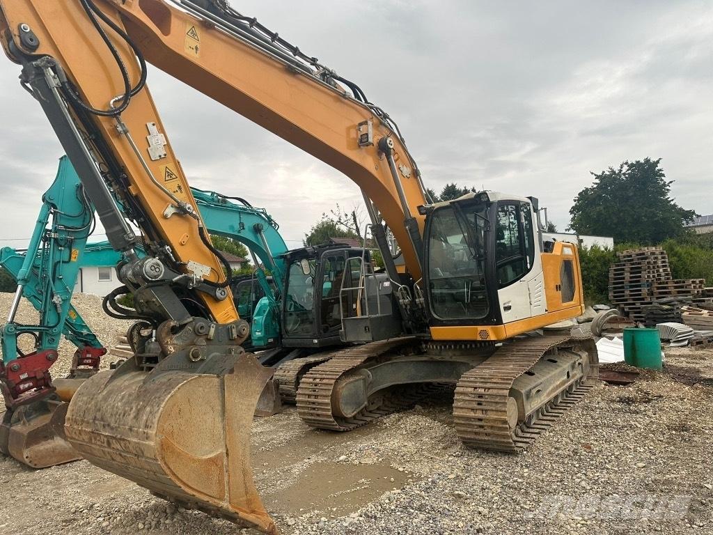 Liebherr R 922 Escavatori cingolati