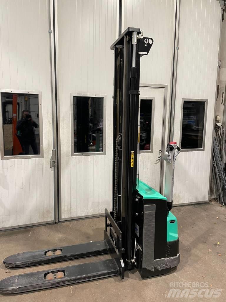 Mitsubishi SBP12N3 Transpallet uomo a terra
