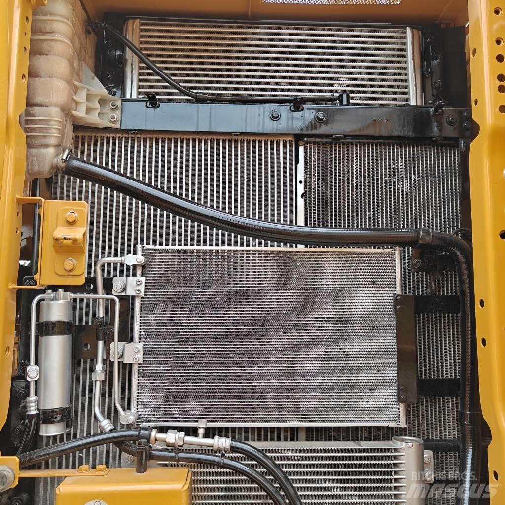 CAT 320 Escavatori cingolati