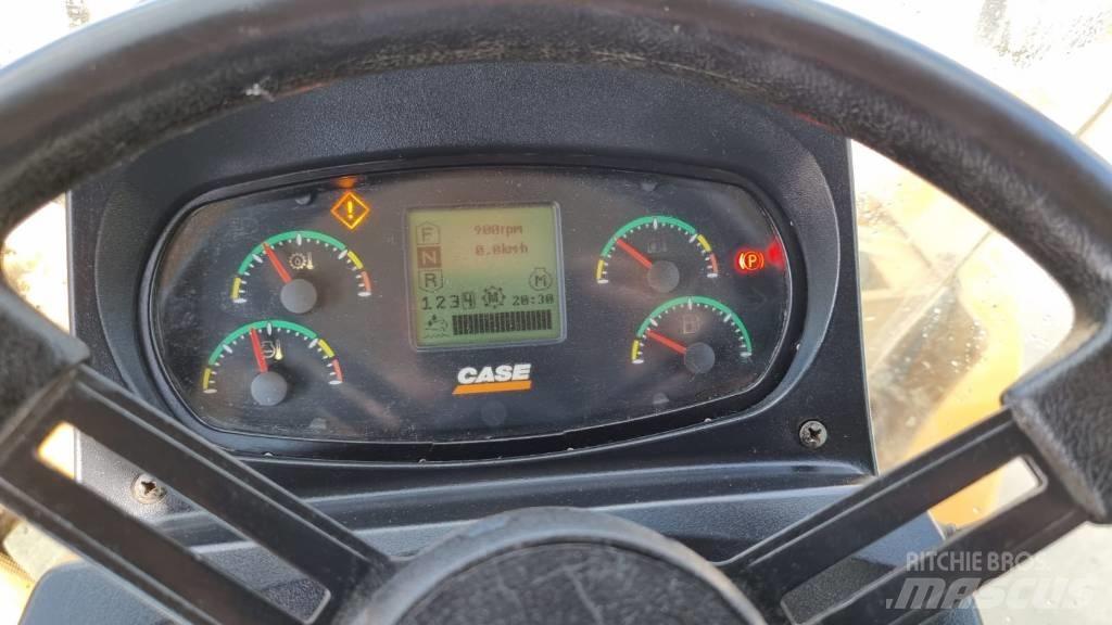 CASE 721 F Pale gommate