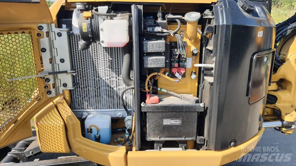 CAT 302.7 DCR 07A Miniescavatori