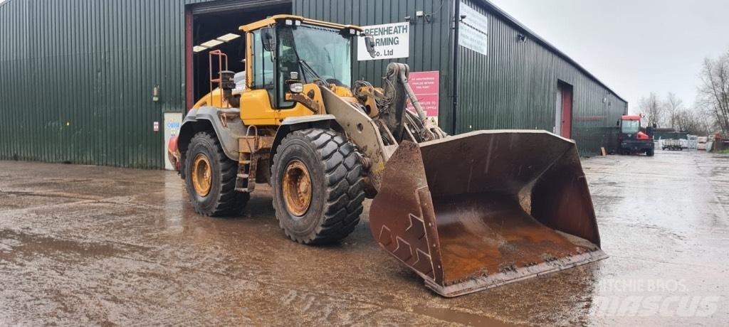 Volvo L 120 H Pale gommate