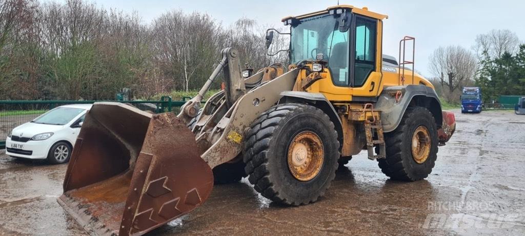 Volvo L 120 H Pale gommate