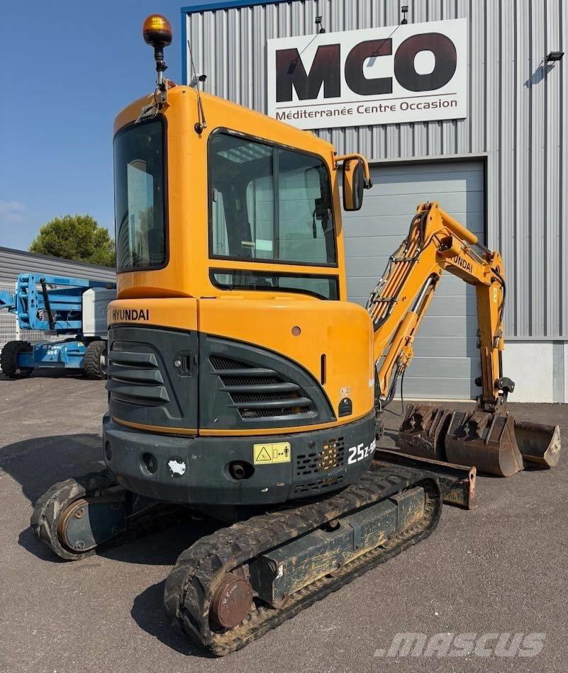 Hyundai R25Z-9 AK Miniescavatori