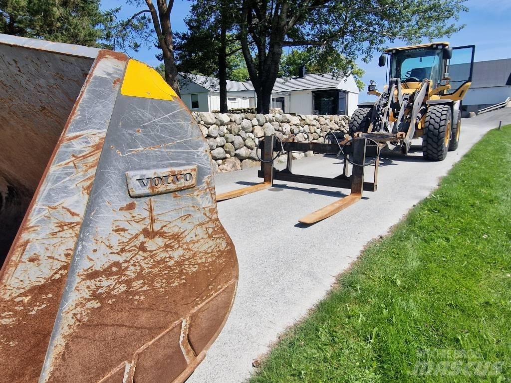 Volvo L 70 G Pale gommate
