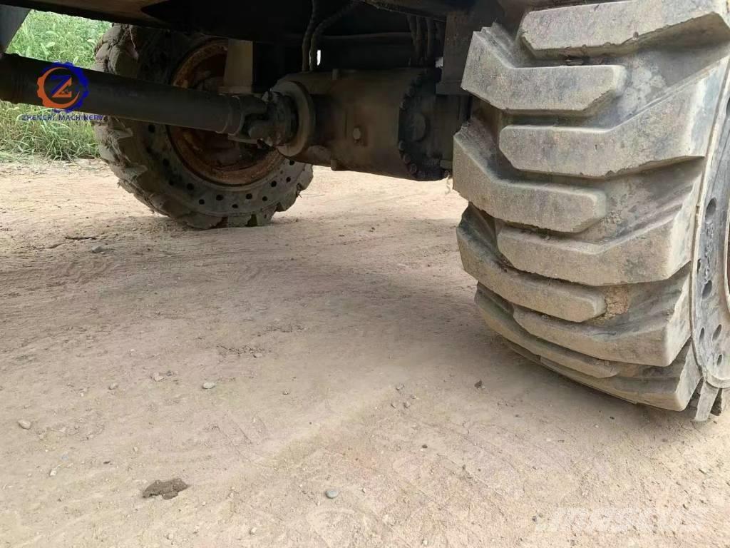 Hyundai 60 W Escavatori gommati