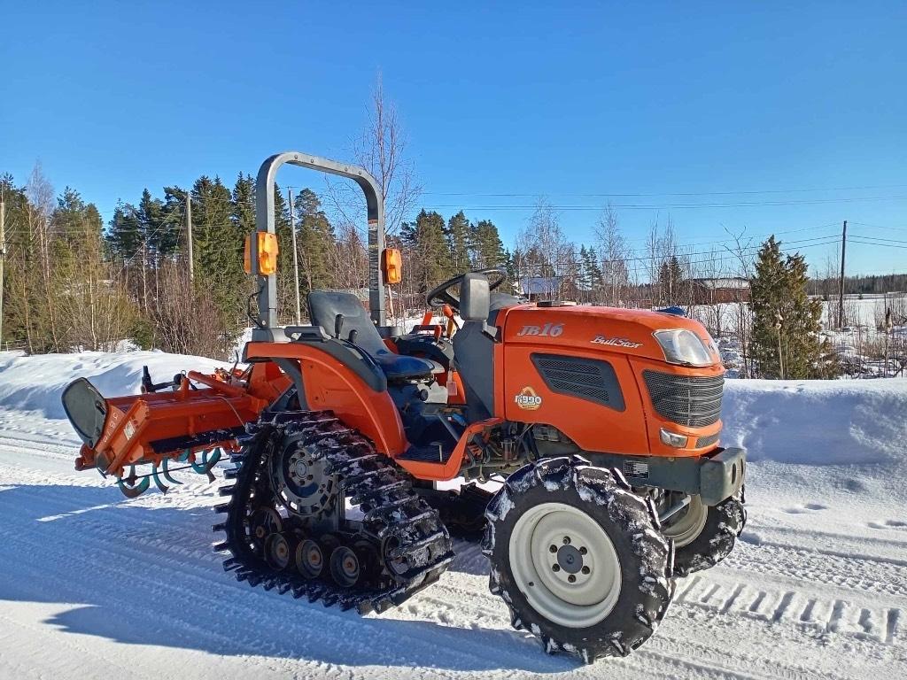 Kubota JB 16-PC Trattori