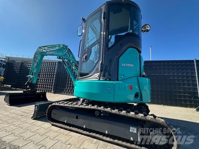 Kobelco SK26SR-7 Miniescavatori
