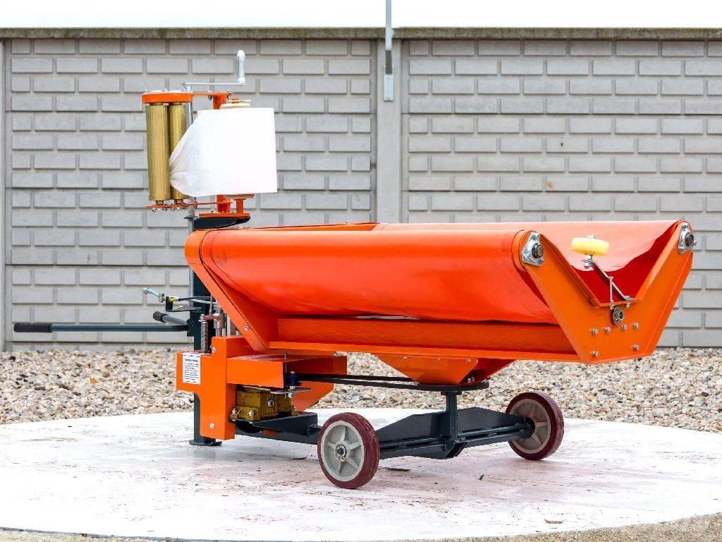  Komondor 37933 Rotopresse