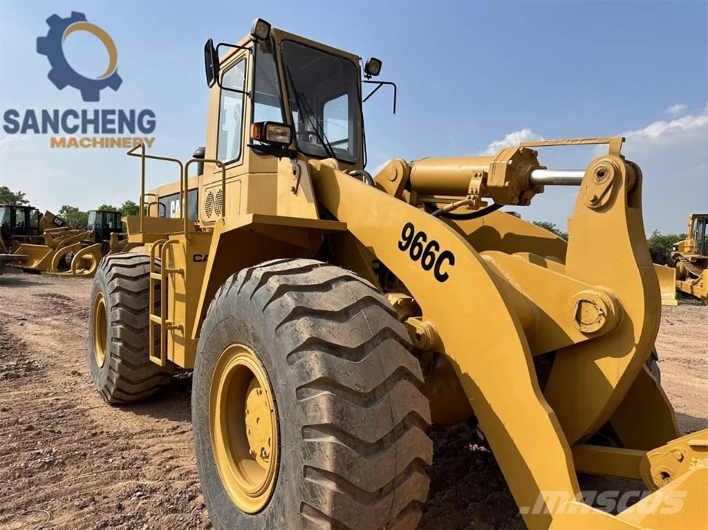 CAT 966C Pale gommate