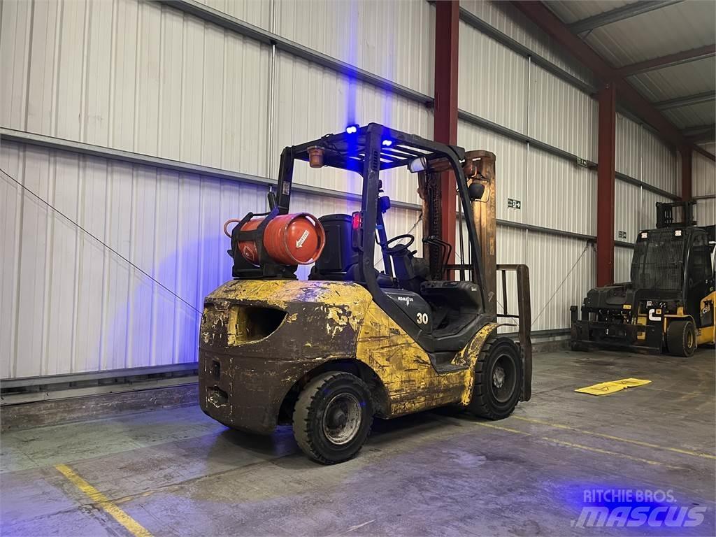 Komatsu FG30T-17 Carrelli elevatori GPL