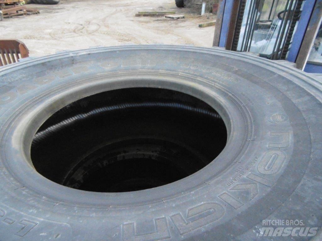 Nokian 20,5x25 Pneumatici, ruote e cerchioni