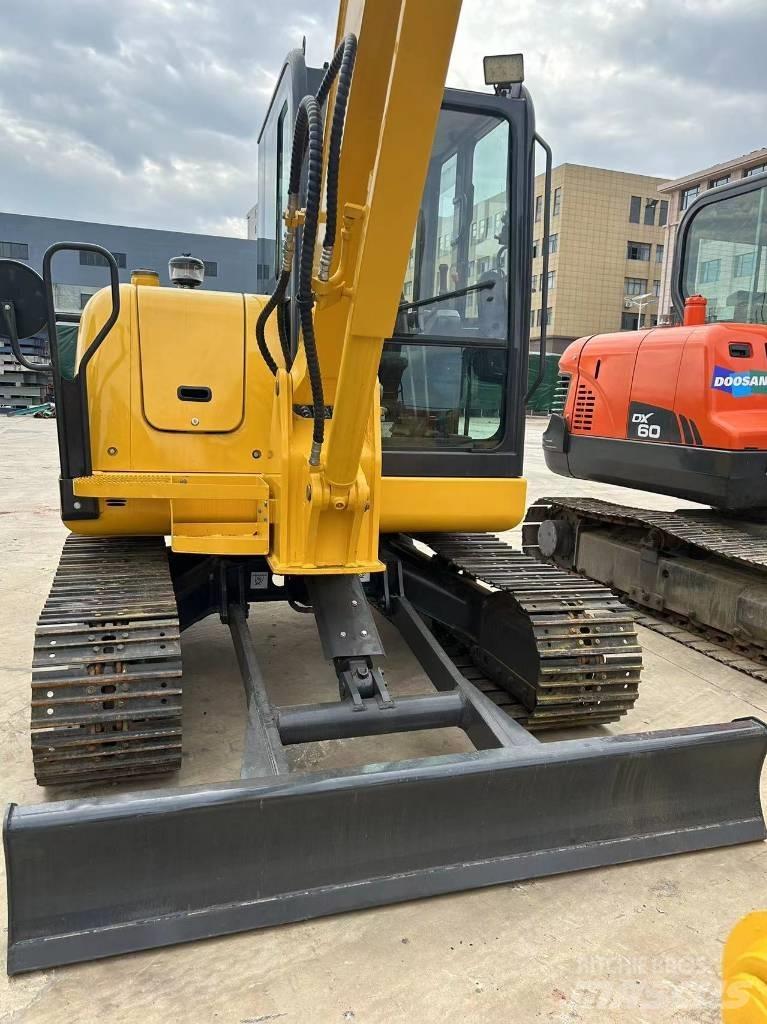 Komatsu PC 56 Miniescavatori