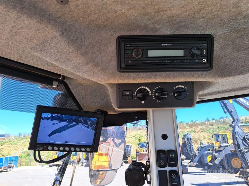 Volvo L 220 H Pale gommate