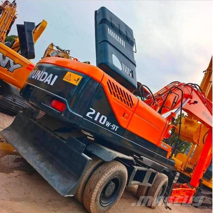 Hyundai 210 W-9 Escavatori gommati
