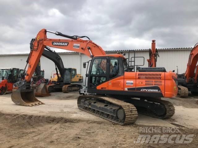 Doosan DX225LC-5 Escavatori cingolati