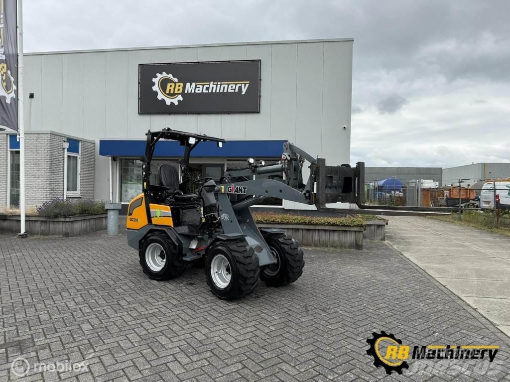 GiANT G2200E Pale gommate
