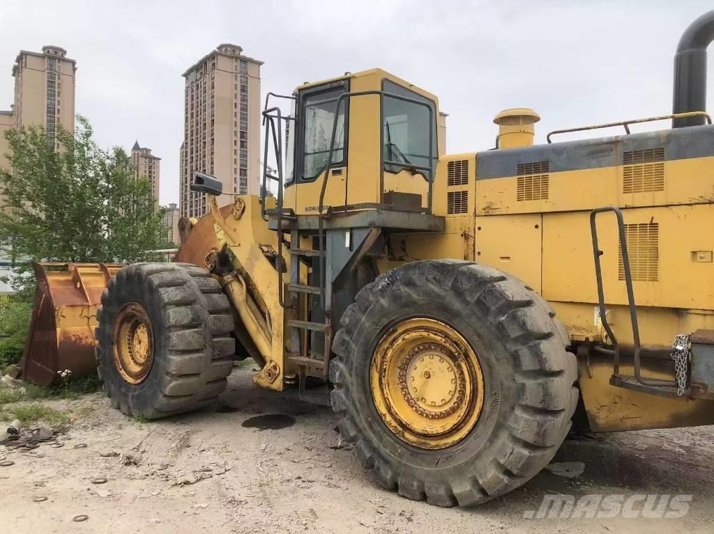 Komatsu WA 600-3 Pale gommate
