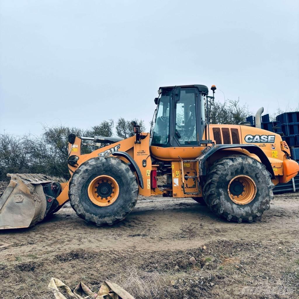 CASE 721 F Pale gommate