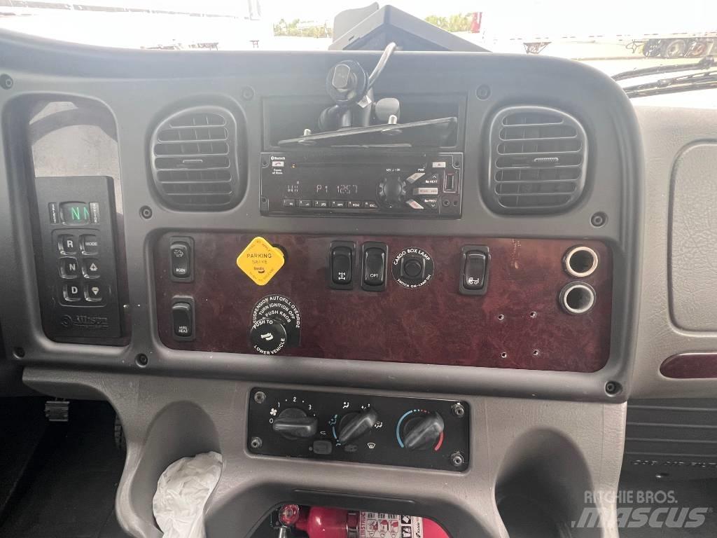 Freightliner M 106 Camion cassonati