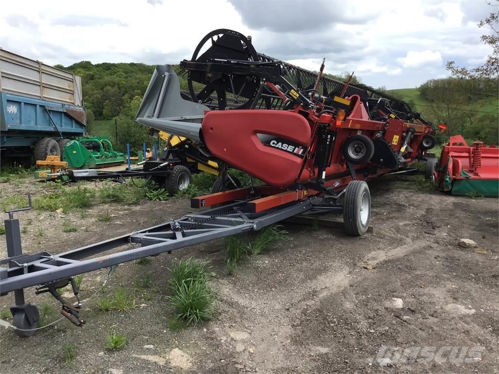 Case IH 3100 Testate per mietitrebbie