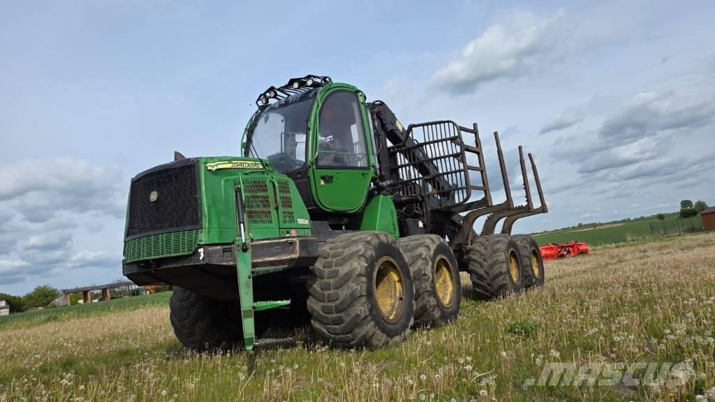 John Deere 1110 E Forwarder