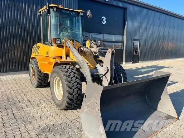 Volvo L 30 B Pale gommate
