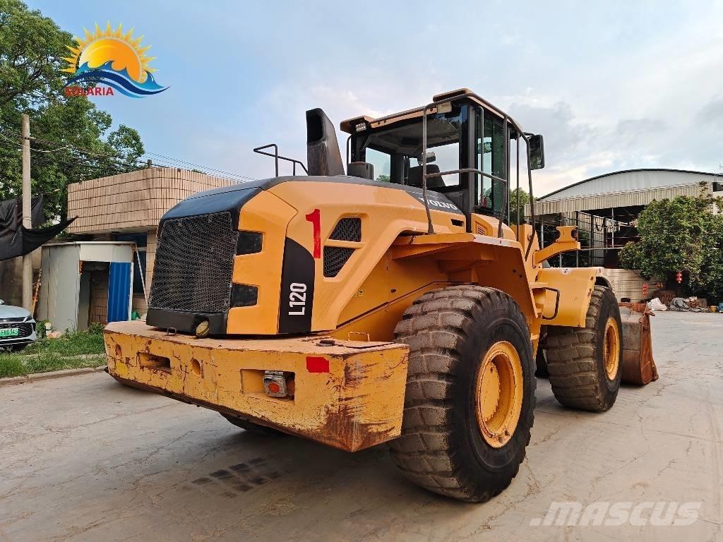 Volvo L 120 Pale gommate