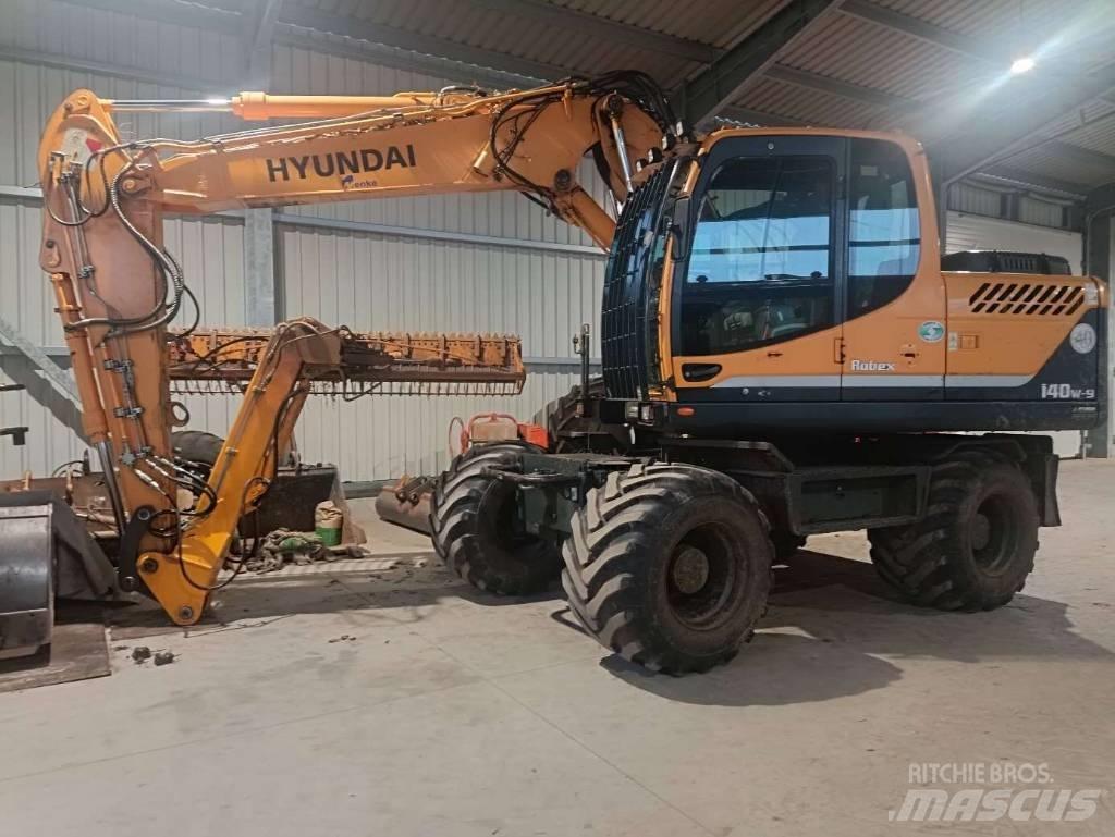 Hyundai RW140-9A Escavatori gommati