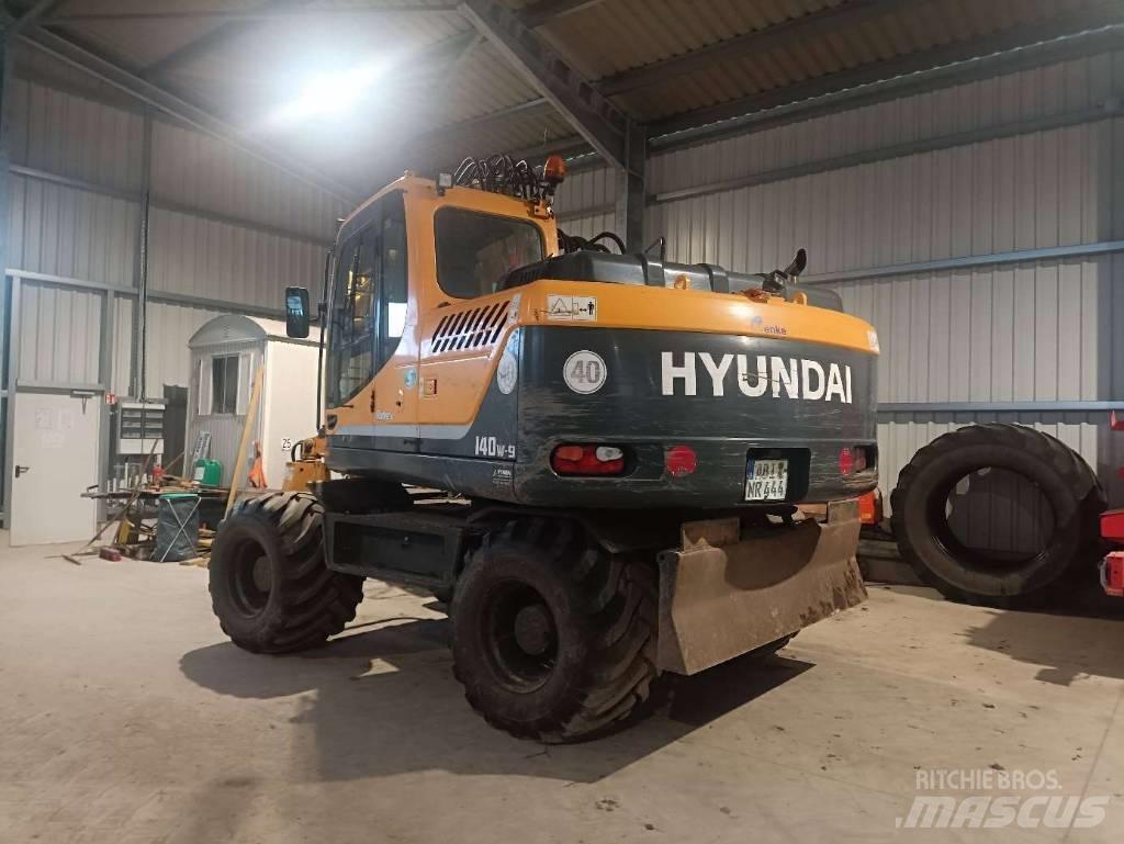 Hyundai RW140-9A Escavatori gommati